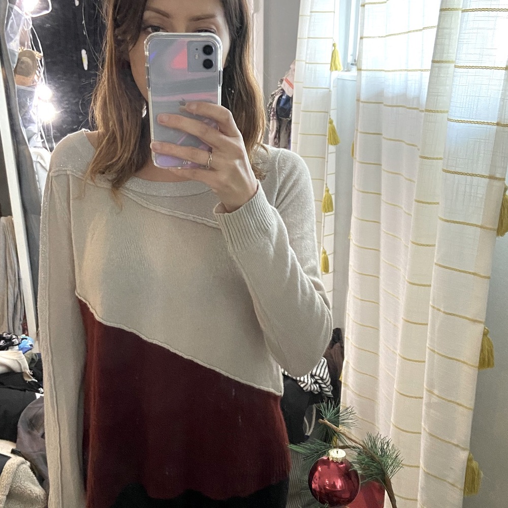 ROI Cashmere Sweater - Picture 4 of 5